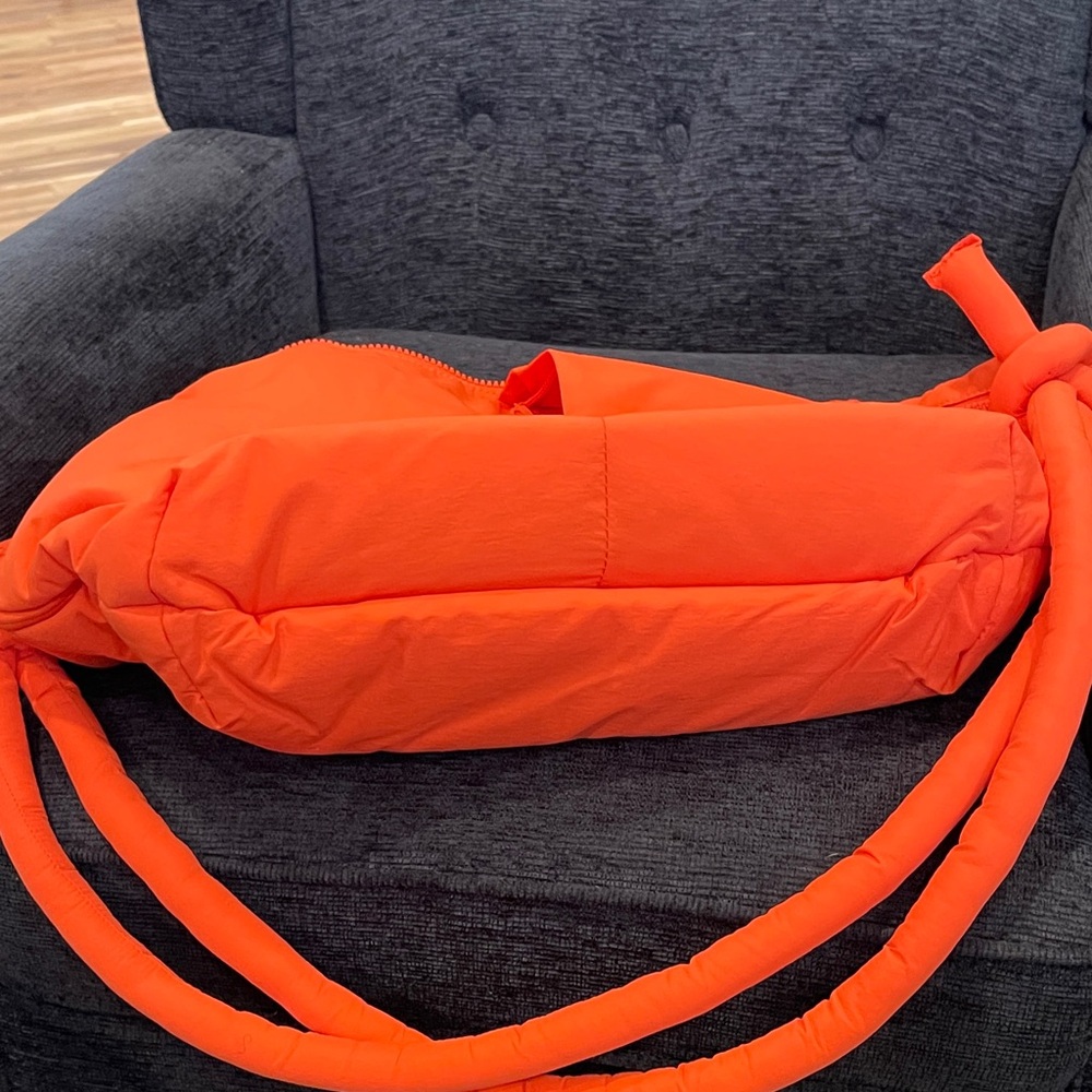 NWOT...Olend's Mila Bag. Vibrant Orange Knotted Shoulder Bag . - Picture 9 of 9
